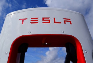 Tesla: Aktien-Höhenflug im Jahr 2020 (Foto: pixabay.com, ElasticComputeFarm)