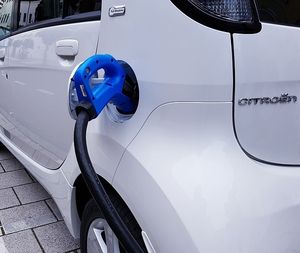 Elektroauto: Verbreitung reduziert Emissionsausstoß (Foto: pixabay.com, stux)
