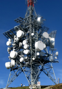 Sendemast: Viele Kunden klagen über Netzwerkprobleme (Foto: Joujou, pixelio.de)