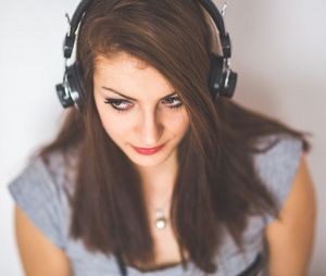 Musik hören: Mainstream oft eine Zwickmühle (Foto: pixabay.com, kaboompics)