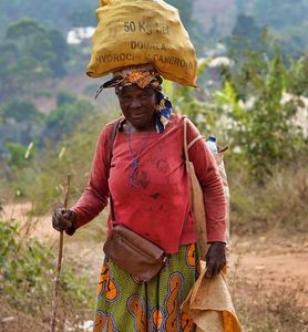 Afrikanerin: Corona verschärft Lage vieler Frauen (Foto: pixabay.com, Mleveill)