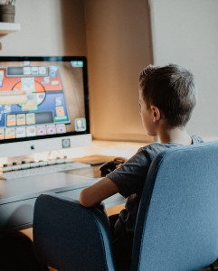 Gamen: Gut in Maßen, schlecht in Massen (Foto: Kelly Sikkema, unsplash.com)