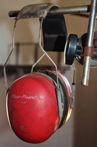 Ohrschützer: Diese messen auch Alkoholpegel (Grafik: Counselling, pixabay.com)