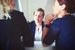 Job-Interview: persönliches Gespräch wird seltener (Foto: unsplash.com/Tim Gouw)