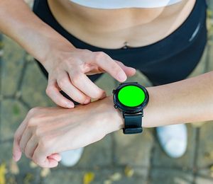 Smartwatch in Aktion: Diagnose-Tool für Ärzte (Foto: pixabay.de/pornchainakumpa)