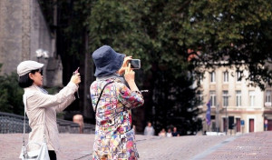 Fotografierende Touristen (Foto: S. Hermann & F. Richter/Pixabay.com)