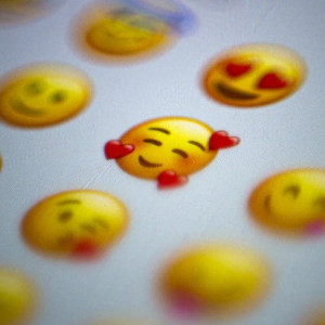 Emojis: Für die meisten Deutschen unverzichtbar (Foto: Domingo Alvarez E, unsplash.com)