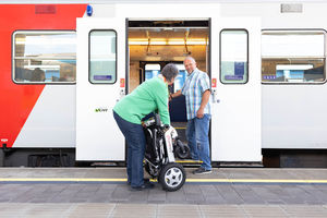 FreedomChair ist auch für Bahnreisen geeignet (Foto: Help-24 GmbH)