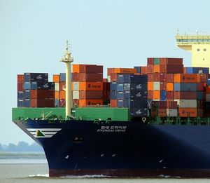 Containerschiff: Brände, Piraten und Hacker belasten (Foto: pixabay.com, 127071)