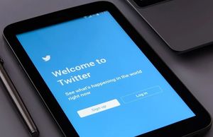 Twitter: Kooperation mit Reuters und AP (Foto: pixabay.com, PhotoMIX-Company)