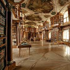 Raum mit historischen Manuskripten (Foto: stiftsbezirk.ch/de/stiftsbibliothek)