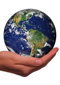 Weltkugel: Klimaschutz zahlt sich wirtschaftlich aus (Bild: pixabay.com, geralt)