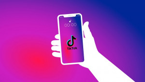 TikTok: Beliebtheit wächst bei Usern und Werbirtschaft (Bild: iXimus/pixabay.de)