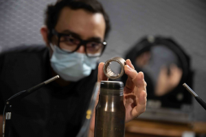 Doktorand Saleem präsentiert die Doktorand Saleem präsentiert die