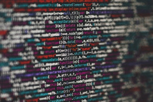 Code: Informationstechnik wird demokratisiert (Foto: Markus Spiske, pixabay.com)