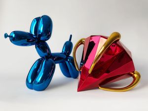 Jeff Koons: Balloon Dog (Blue), 2021 und Diamond (Red), 2020