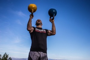 Sekunden-Training mit Kettlebells - das stärkt den Bizeps (Foto: Taco Fleur, pixabay.com)