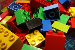 Spielzeugsteine: könnten künftig aus ölfreiem Kunststoff sein (Foto: Semevent, pixabay.com)
