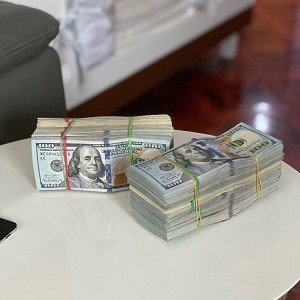 Dickes Geld: Gibt es eher bei Vermögensverwaltern als bei Banken (Foto: Celyn Kang, unsplash.com)