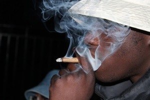 Cannabis-Konsument: Das kann noch glimpflich verlaufen (Foto: audreysteenhaut, pixabay.com)