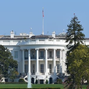 Weißes Haus: Wer dort haust, beeinflusst das Arbeitsverhalten (Foto: Michael Schofield/unsplash.com)