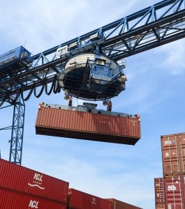 Container: Krieg verschäft Probleme in den globalen Lieferketten (Foto: pixabay.com, Derks24)