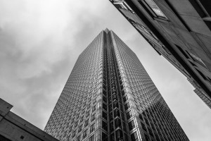 Dunkle Wolken über dem Londoner Bankenviertel: Stagflation droht (Foto: Pfüderi, pixabay.com)