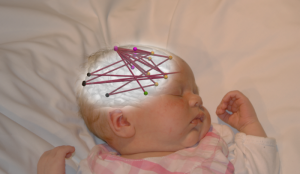 Schlafendes Baby: Medikamente beeinflussen Hirnentwicklung (Foto: Sampsa Vanhatalo, hus.fi)