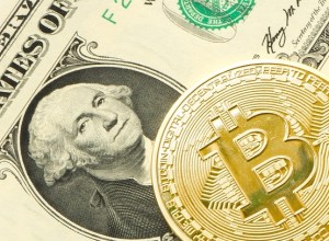 Dollar und Bitcoin: Anleger machen mit Kryptowährungen ein Vermögen (Foto: tombark, pixabay.com)