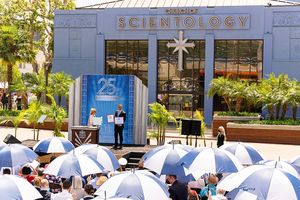 Auszeichnung (Foto: Scientology Kirche International)