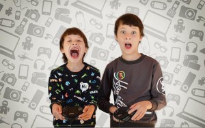 Spielende Kinder: Video-Games machen die Heranwachsende schlauer (Foto: pixabay.com, Vic_B)