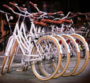 Fahrräder: Einzelhandel verkauft weiterhin viele Drahtesel (Foto: pixabay.com, yorgunum)