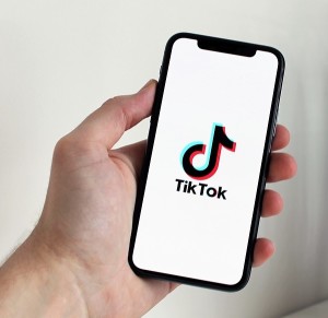 TikTok: Feature 