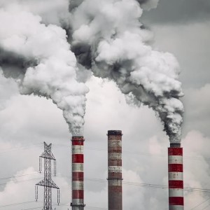 Rauchende Schlote: ohne politischen Zwang scheitert die Energiewende (Foto: jwvein, pixabay.com) Rauchende Schlote: ohne politischen Zwang scheitert die Energiewende (Foto: jwvein, pixabay.com)