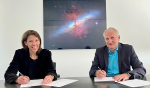 Bündeln Kräfte für den Weg zum Mond: Hélène Huby und Dr. Timo Stuffler (© OHB)