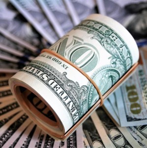Dollar-Noten: Übergewinnsteuer laut Oxfam dringend notwendig (Foto: pixabay.com, pasja1000)