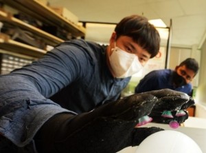 Neuer Octa-Handschuh im Test (Foto: Alex Parrish/vt.edu)