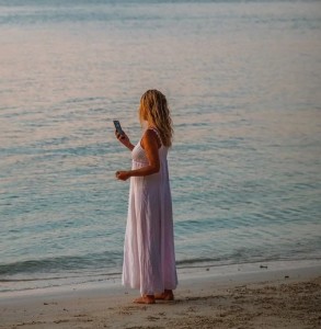 E-Mails am Strand beantworten: Mehrheit im Urlaub dazu bereit (Foto: Peggy_Marco, pixabay.com) E-Mails am Strand beantworten: Mehrheit im Urlaub dazu bereit (Foto: Peggy_Marco, pixabay.com)