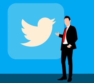 Manager auf Jobsuche: Tweets beschleunigen das Weiterkommen (Foto: pixabay.com, mohamed_hassan)