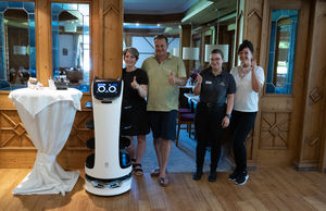 Installation Serviceroboter Team Hotel Sonnenbichl (Copyright: Sebotics)