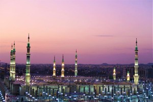 Moschee in Saudi-Arabien: Wirtschaft wächst weiter robust (Foto: Ekrem, pixabay.com)