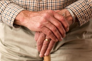 Älterer Mann: raschere und einfachere Diagnose überlebenswichtig (Foto: pixabay.com/Steve Buissinne)