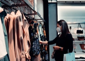 Shopping: Konsumenten kaufen deutlich weniger ein (Foto: unsplash.com, Arturo Rey)