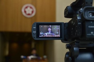 Aufzeichnung einer politischen Sendung in Hongkong (Foto: Andy Leung, pixabay.com) Aufzeichnung einer politischen Sendung in Hongkong (Foto: Andy Leung, pixabay.com)