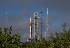 Die erste SLS-Rakete ist bereit (Foto: NASA)