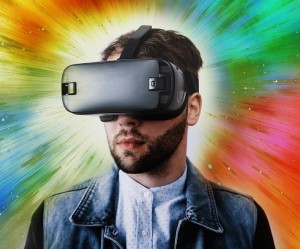 VR in Aktion: Immer mehr Unternehmen nutzen diese Möglichkeit (Foto: pixabay.com, geralt)