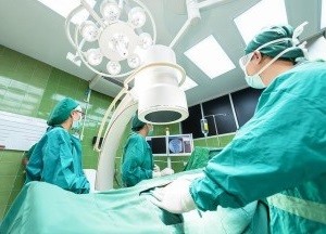 OP: Einschränkungen im Gesundheitswesen fast unausweichlich (Foto: Sasin Tipchai, pixabay.com)