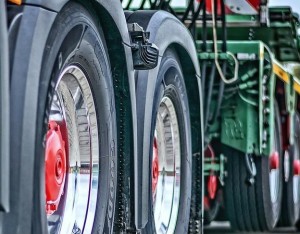 Lastkraftwagen: Planenschlitzer haben gegen KI kein leichtes Spiel (Foto: pixabay.com, Tama66)