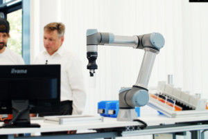 Universal Robot bei Smart Factory Assembly (Foto: KVT-Fastening GmbH)