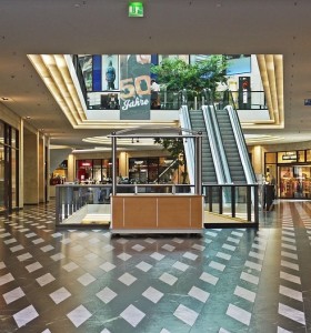 Leere Mall: Einzelhandel spürt gedämpfte Kauflaune (Foto: pixabay.com, hpgruesen)